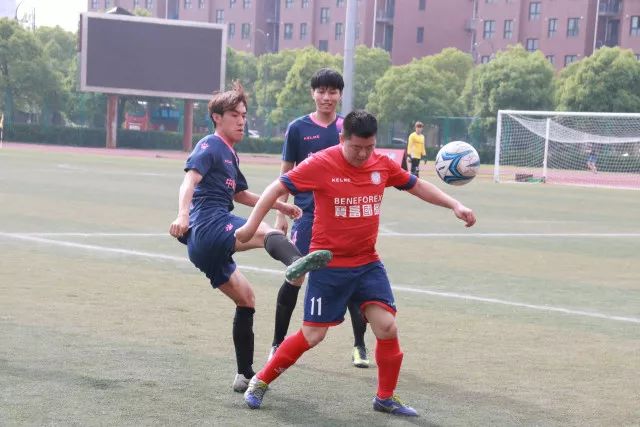 庞峥麟表现突出，8分钟内为中国男篮贡献11分