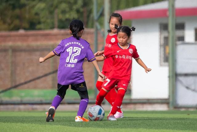 拜仁担心莱默大腿受伤情况