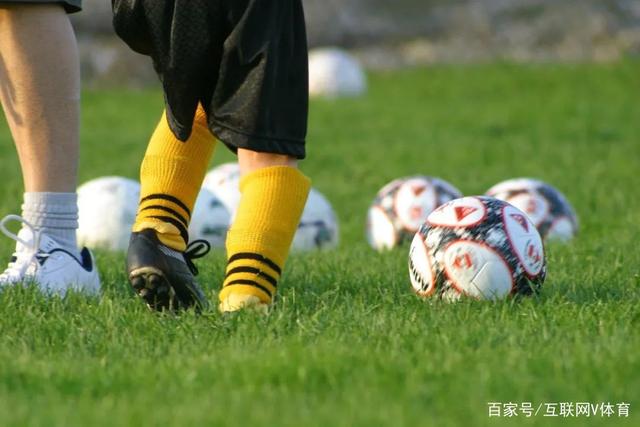 曼联官宣4100万签蒂莱曼斯！其自曝加盟原因，穿18号接班卡塞米罗